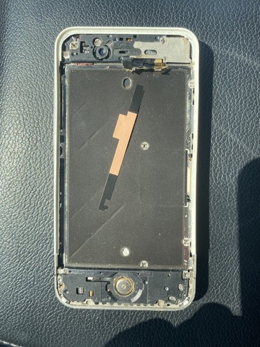 Broken apple iphone a1332 - iphone,